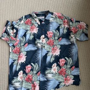 Short sleeve Tommy Bahama. Floral print, thick, heavy fabric but soft